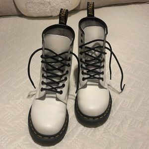 Dr Martens Pascal White